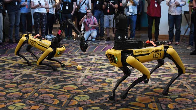 Image for article titled Boston Dynamics Will Sell Robot Arm to Go With Its Robot Dog Next Year, Which Is Totally Fine
