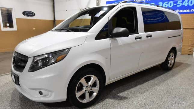 Image for article titled At $23,926, Could This 2016 Mercedes Metris Turn You Into Van-Go?