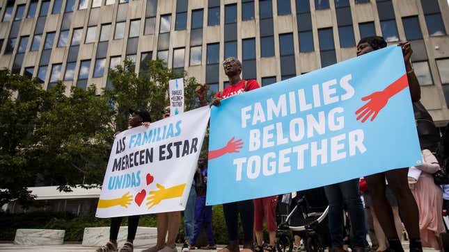 Image for article titled Lawyers Are Still Struggling To Reunite Over 500 Migrant Children With Their Parents