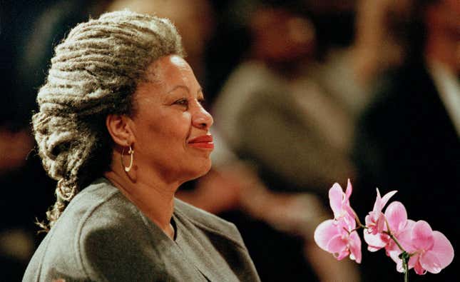 Nobel Prize-winning author Toni Morrison holds an orchid during “An Evening with Toni Morrison and Her Friends” in New York, April 5, 1994. 