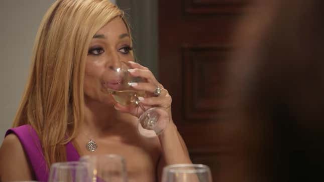 Image for article titled Reality TV makes drinking look too fun, experts warn