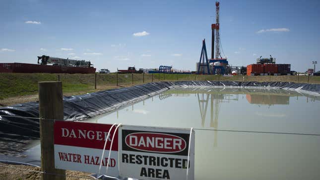 A Consol Energy Horizontal Gas Drilling Rig explores the Marcellus Shale outside the town of Waynesburg, Pennsylvania.