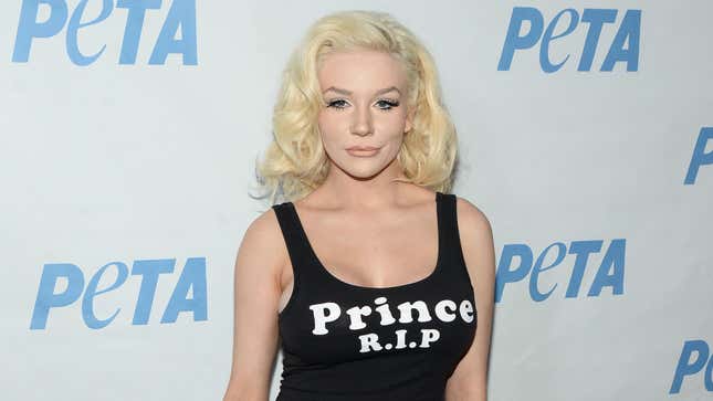 Image for article titled Courtney Stodden Is Having a Blast With Elliot Page at the Gender Party
