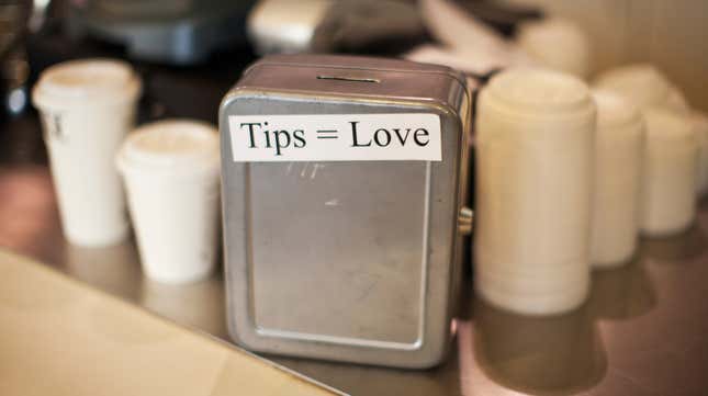 Image for article titled Science shows diners don’t like automatic gratuities—even when they’re happy with service