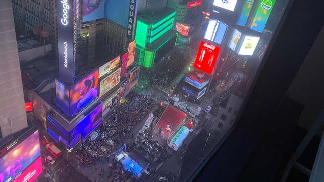 The crowds outside my office on New Year’s Eve. None of those people were fortunate enough to be playing Outer Wilds at the moment this photo was taken.