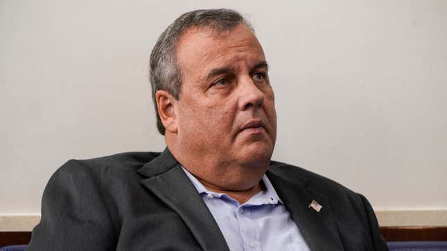 Image for article titled Chris Christie Thinks Coronavirus Is Serious Now That He's Contracted It