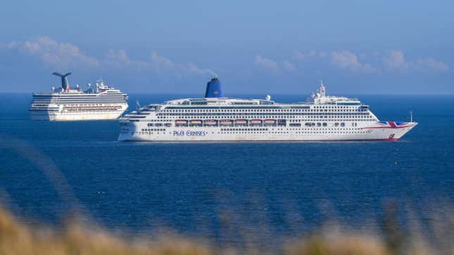 Image for article titled Don't Go On a Fucking Cruise During a Pandemic