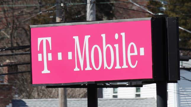 Image for article titled Something Weird Is Going On With T-Mobile Today