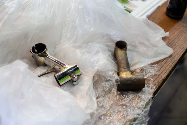 Image for article titled Here's How An Expert Framebuilder Will Repair My Horrible Old Schwinn's Snapped Frame