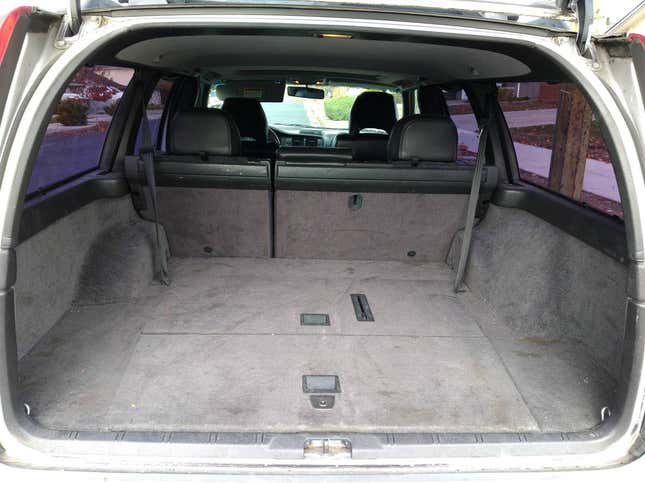 Image for article titled At $1,700, Could This Somewhat Rough 1998 Volvo V70 Still Make A Good ‘R’-gument?