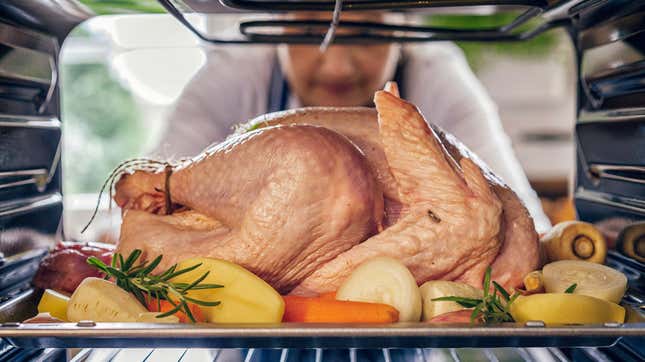 How To Bake A Turkey That's Moist and Delicious - Written Reality