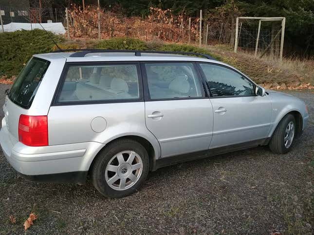 Image for article titled At $1,200, Could This 2001 VW Passat 1.8T Get You To Roll Up Your Sleeves?