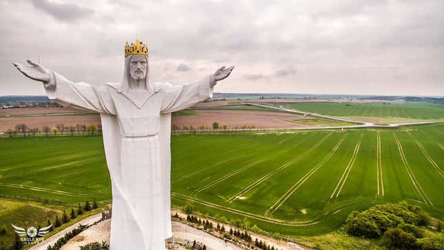 Polonia está usando la estatua de Cristo más alta del mundo para emitir wifi, y la gente está molesta<em></em>