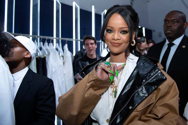 Image for article titled Eff That Little Album You’re Asking For, Rihanna Is on a Boat With Her Boo and His Fam