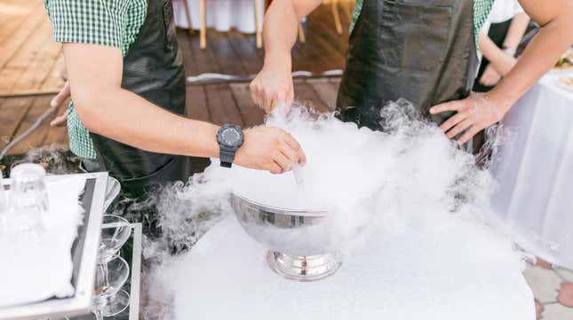 Image for article titled Florida woman sues hotel that allegedly spiked her drink with liquid nitrogen