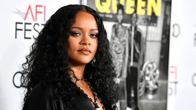 Image for article titled RIHANNA IS IN THE STUDIO!! I REPEAT: RIHANNA IS IN THE STUDIO!!