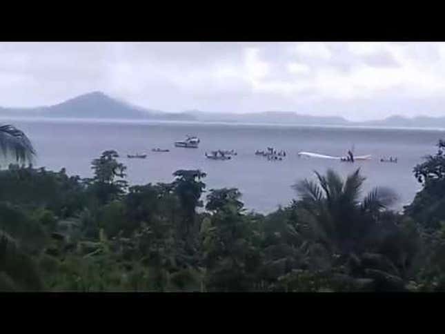 Local Boaters in Micronesia Save All Passengers From Plane Crash