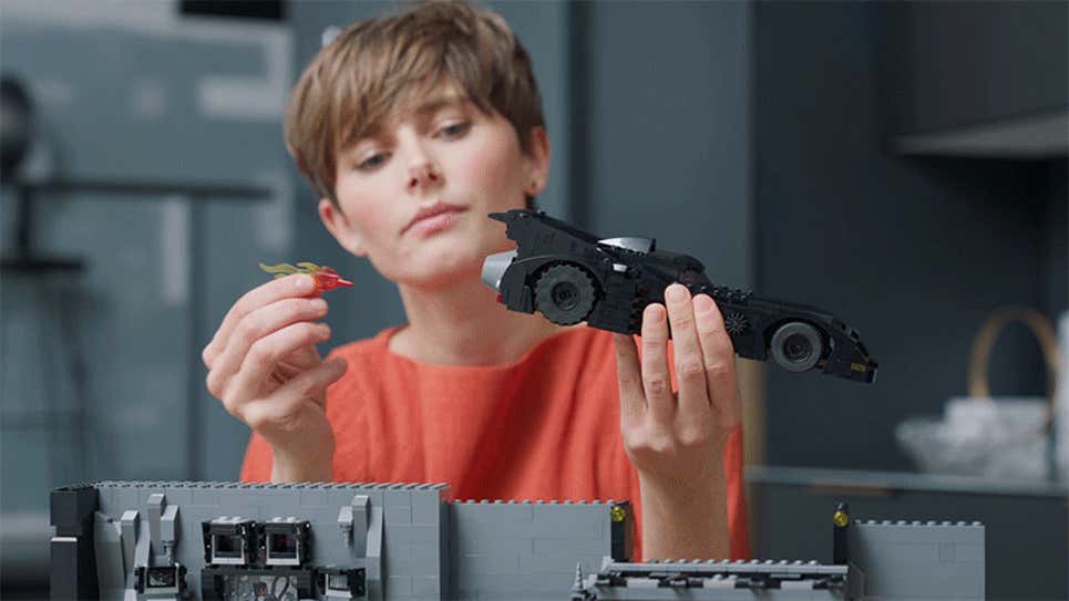 Lego releasing 3,981-piece 'Batman Returns' Batcave set