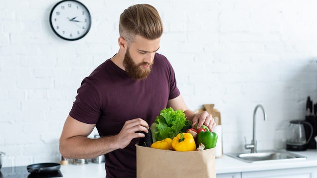 Man Trying To Make Meal From Stolen Bag Of Groceries Just Like Real-Life ‘Chopped’