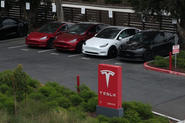 Feds Probe Tesla's Recall of 2 Million EVs Over Autopilot thumbnail