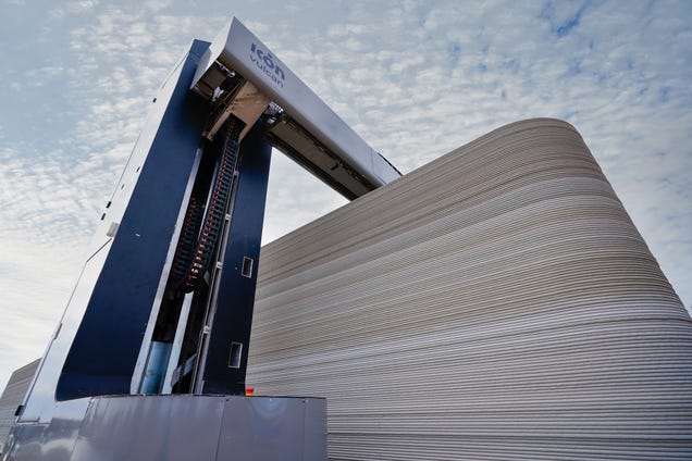 A giant 3D-printer is literally building a neighborhood in Texas