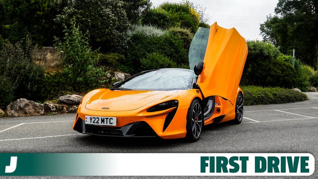 2025 McLaren Artura Spider Is A Heart-Thumping First Supercar Experience