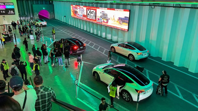 The Vegas Tesla Tunnel Remains Hilariously Bad