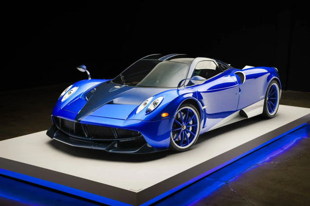 Ocean-Themed Pagani Huayra On Bring A Trailer Is What Happens When Tacky People Have Too Much Money