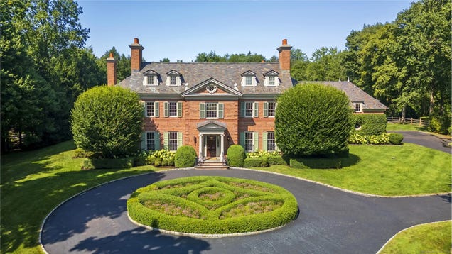 A converted Chicago newspaper headquarters, a 77-acre California estate, and a Montauk mansion: This week's most fabulous real estate listings