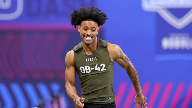 <div>It's 2024, the NFL Draft process shouldn't take this long</div>