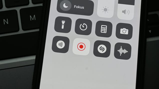 The Easiest Way to Hide iPhone Notifications While Screen Recording