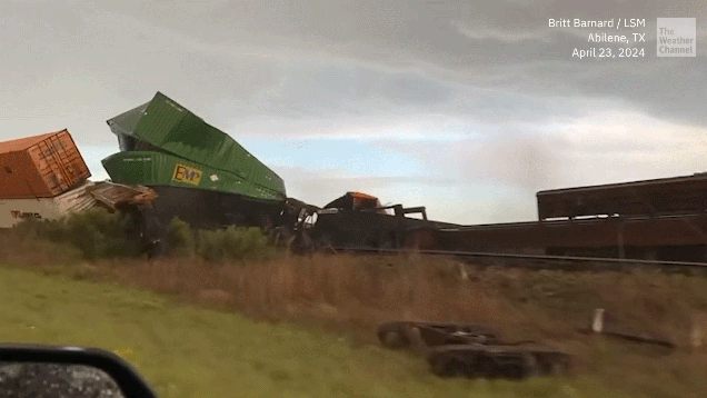 Texas-Sized Thunderstorm Derails Train With 80-MPH Winds