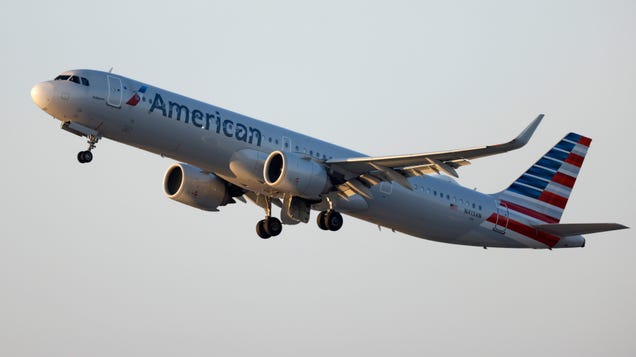 American Airlines Flight Nearly Crashes Into Mountain In Hawaii