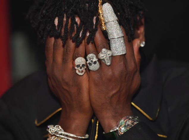 Antonio Brown won't pay jeweler for finger pieces that he says fuels
'super orgasms' 