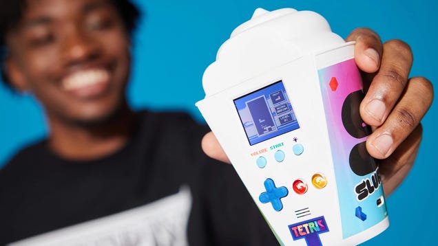 Finally, You Can Play Tetris On The Side Of A 7-Eleven Slurpee Cup!