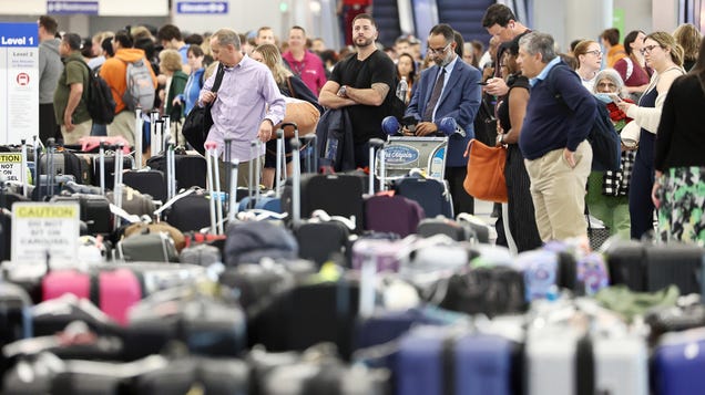 Airlines Mishandled 2.8 Million Bags In 2023, These Were The Worst Offenders