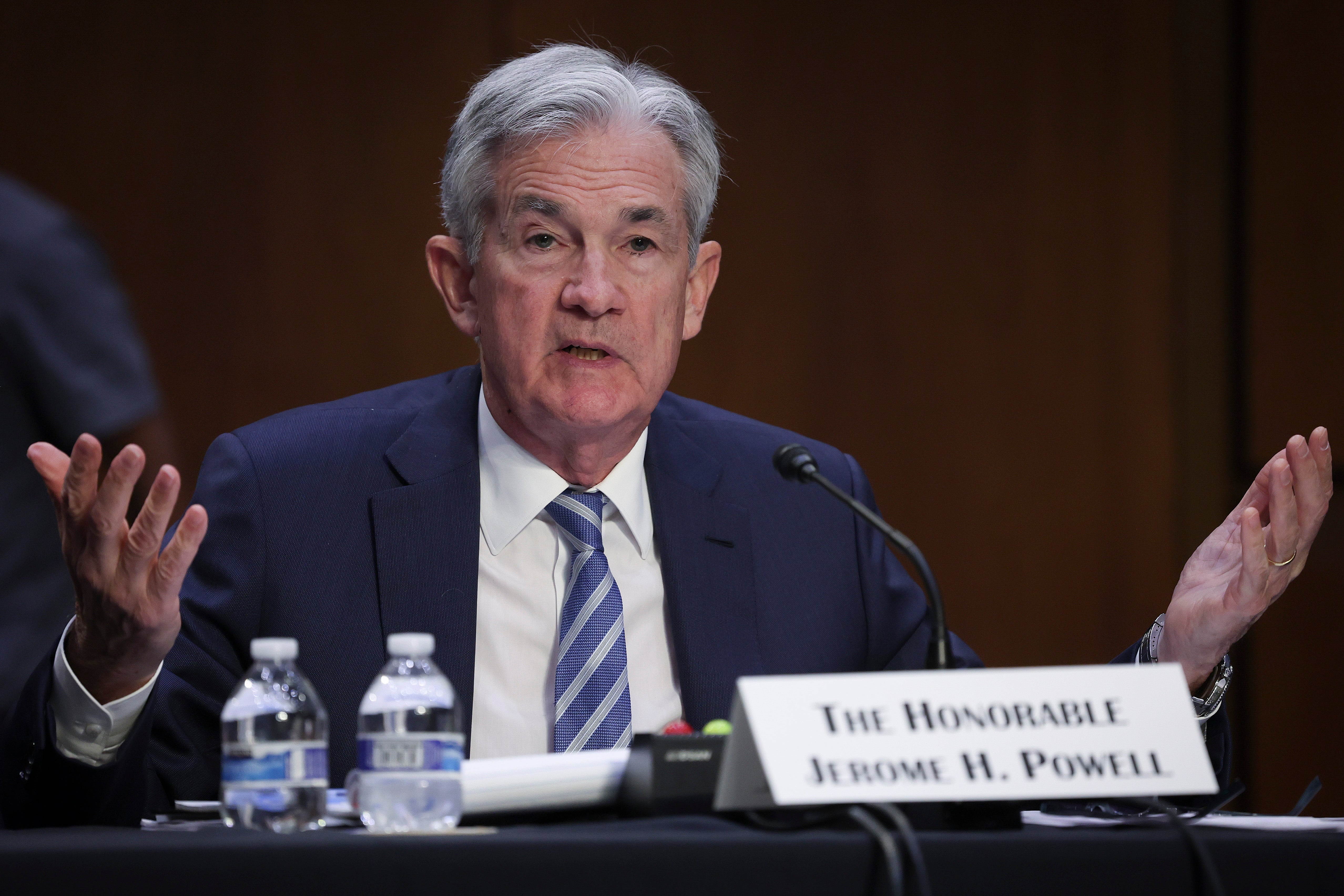 Image for Weak private sector jobs report has Trump fuming at Powell to lower interest rates